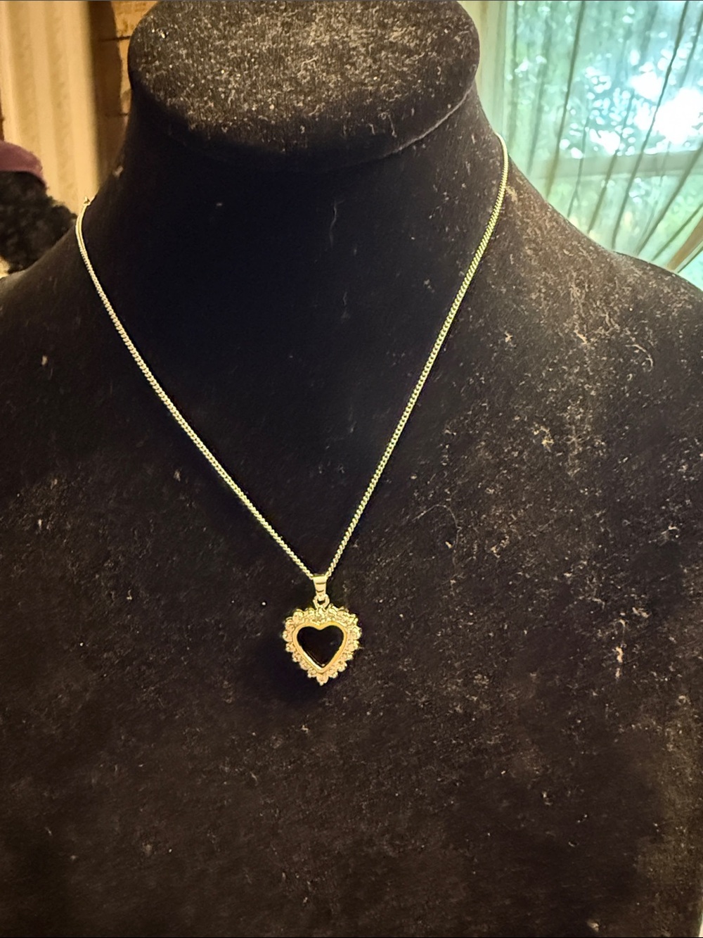 Vintage Silvertone, delicate heart shaped pendant necklace with cubic zirconia